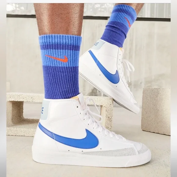 👟Nike high tops blazer Mid 77 Men white blue logo mid top size - Main Image